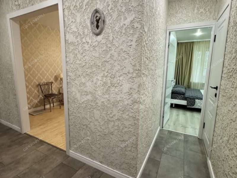 трёхкомнатная квартира на Волжской набережной дом 10