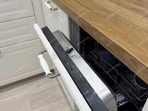 4-komnatnaya-ul-strokina-d-18 фото