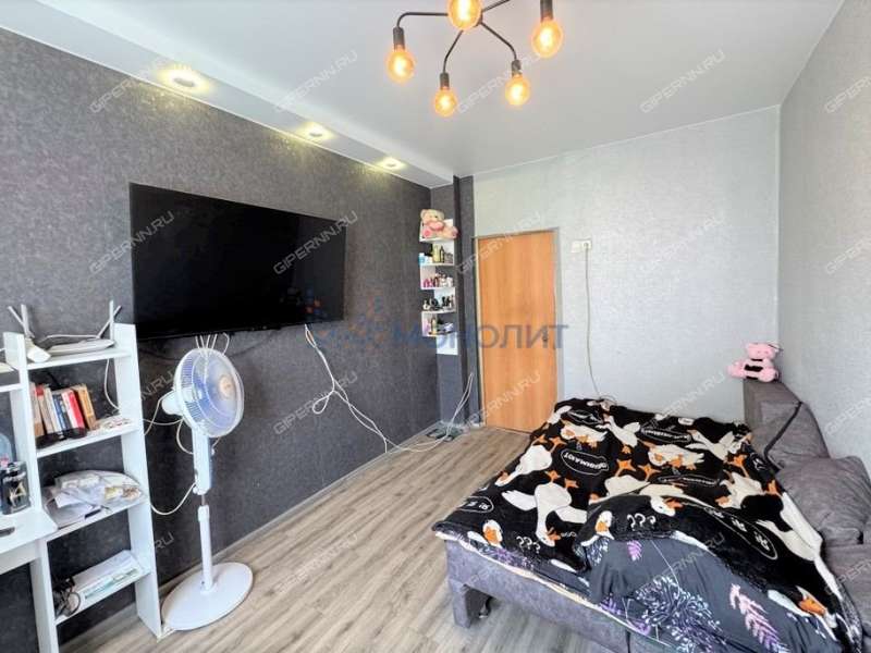 четырёхкомнатная квартира на улице Октябрьской Революции дом 37