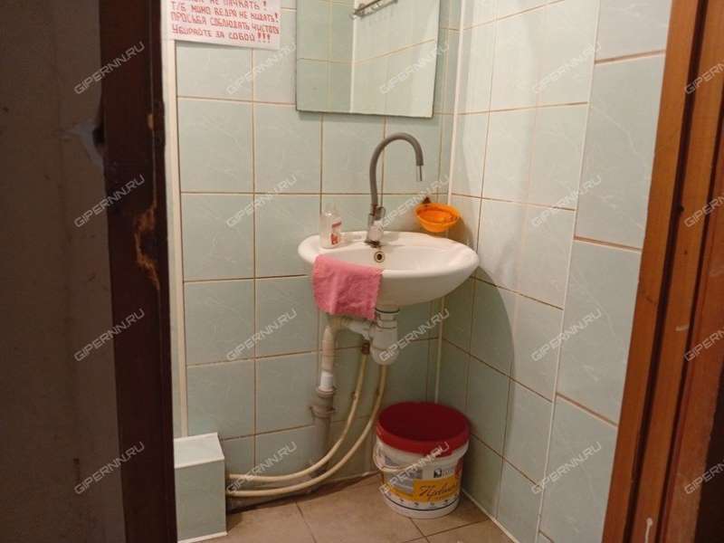 помещение под торговую площадь на улице Сазанова