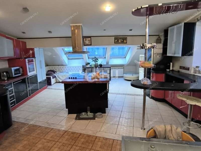 четырёхкомнатная квартира на улице Белинского дом 62