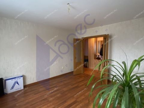 3-komnatnaya-ul-strokina-d-14 фото