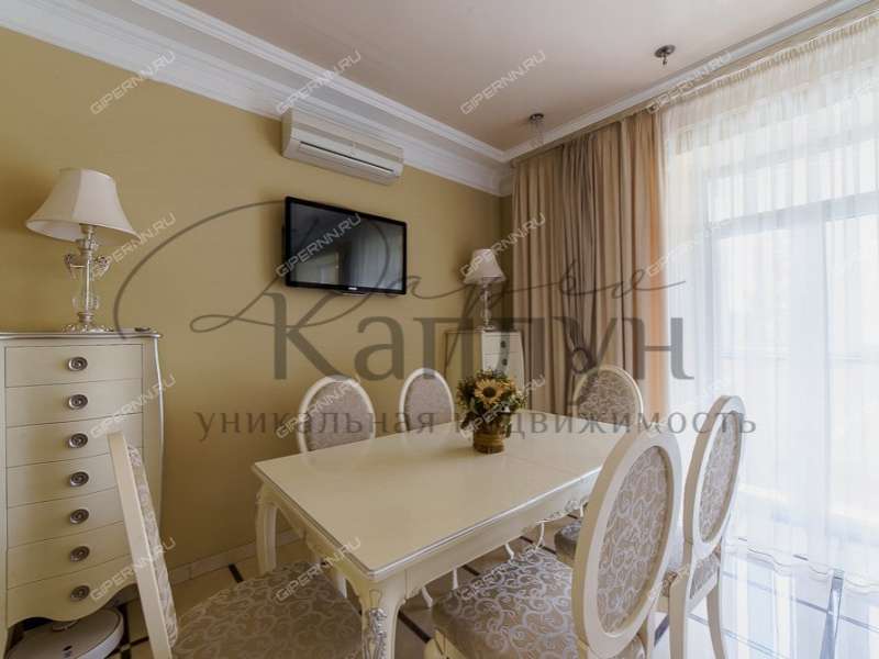 трёхкомнатная квартира на улице Коминтерна дом 139