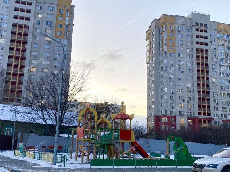 трёхкомнатная квартира на Белозерской улице дом 7