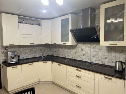 kvartira-studiya-ul-arkadiya-gaydara-d-26 фото