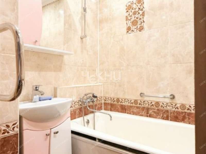 трёхкомнатная квартира на Подворной улице дом 6