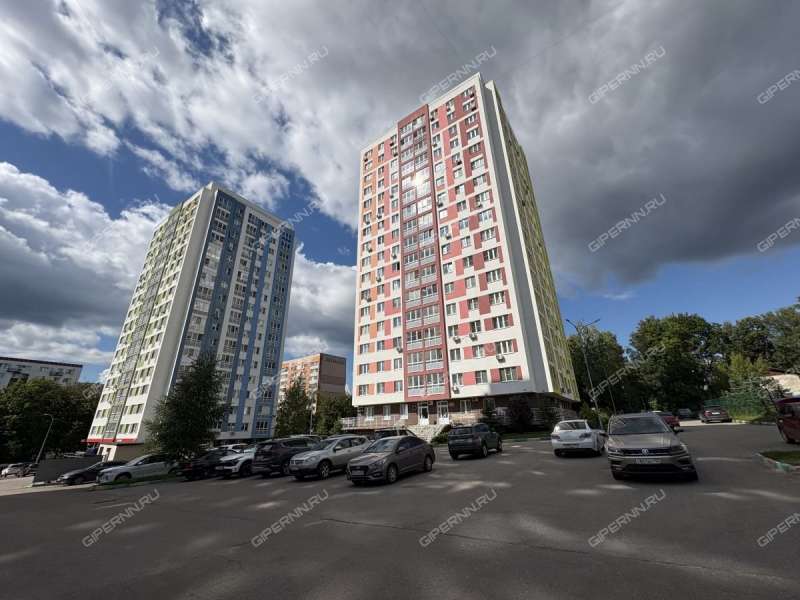 трёхкомнатная квартира на улице 40 лет Октября дом 15 к3