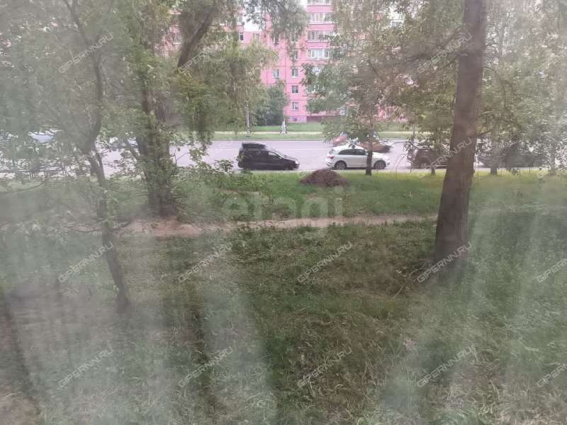 двухкомнатная квартира на улице Верхнепечёрская дом 12