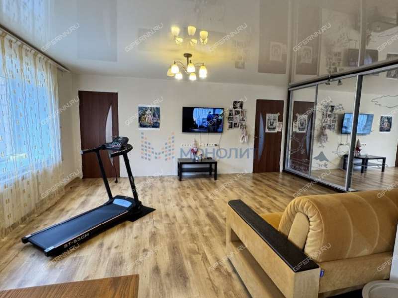 трёхкомнатная квартира на улице Героев Космоса дом 4