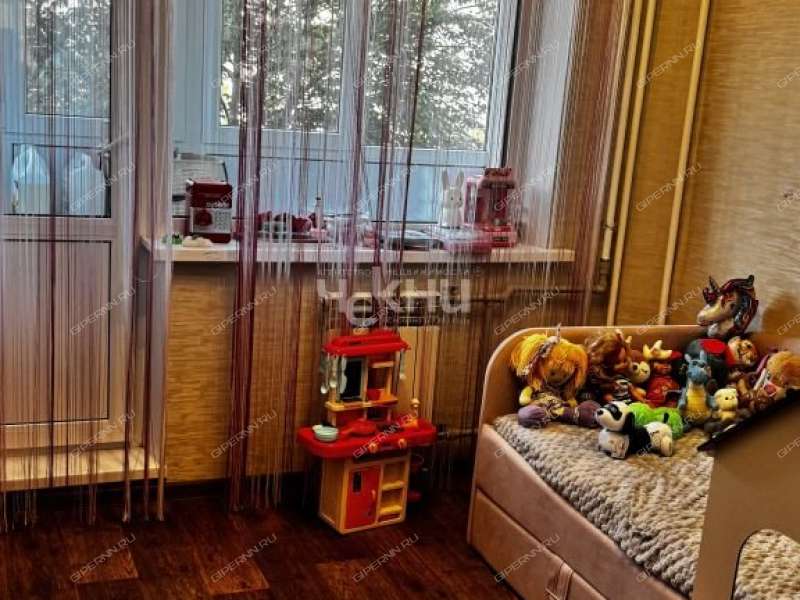 трёхкомнатная квартира на улице Карла Маркса дом 18