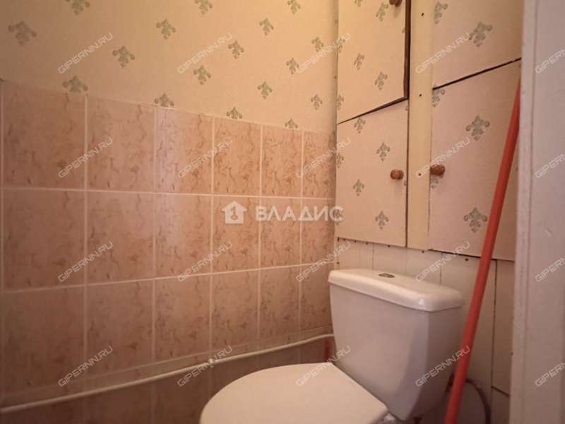 трёхкомнатная квартира на улице Страж Революции дом 6/3