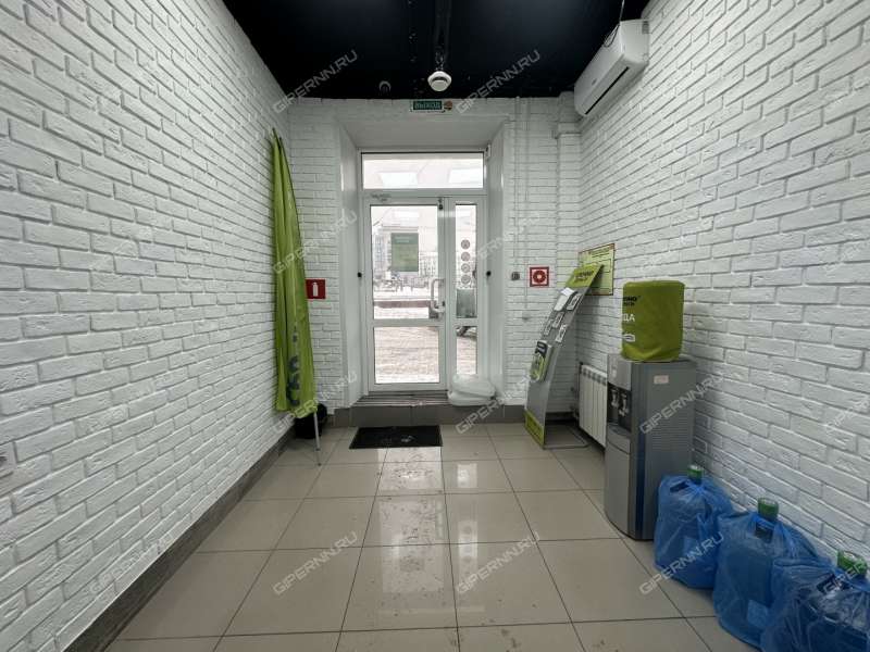 помещение под торговую площадь на улице Максима Горького