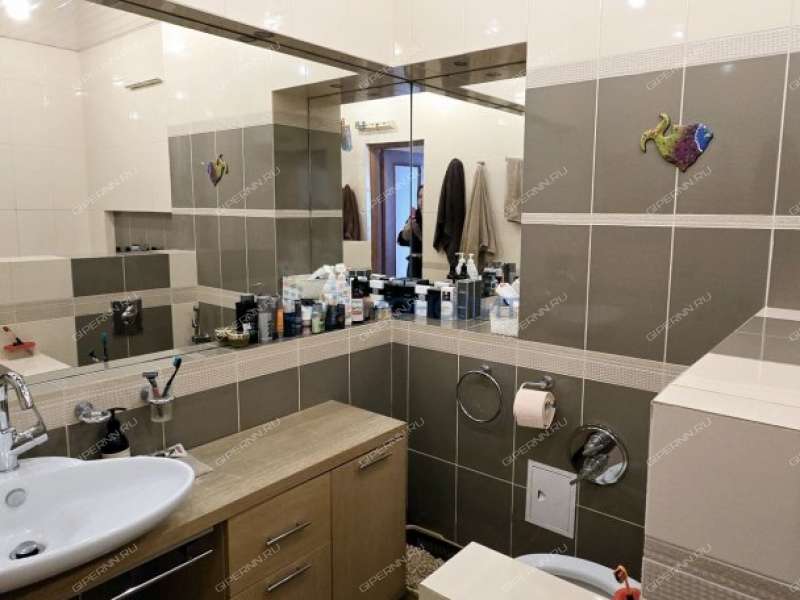 трёхкомнатная квартира на Большой Покровской улице дом 93б