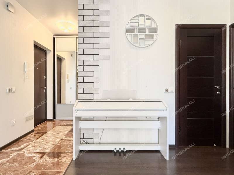 трёхкомнатная квартира на бульваре 60-летия Октября дом 25 к2