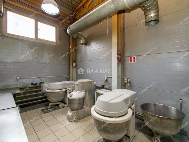 здание под офис, торговую площадь на Станционной улице рабочий посёлок Решетиха