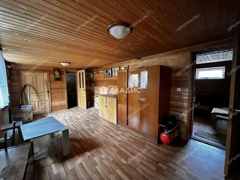 дом на улице Зеленкина село Безводное