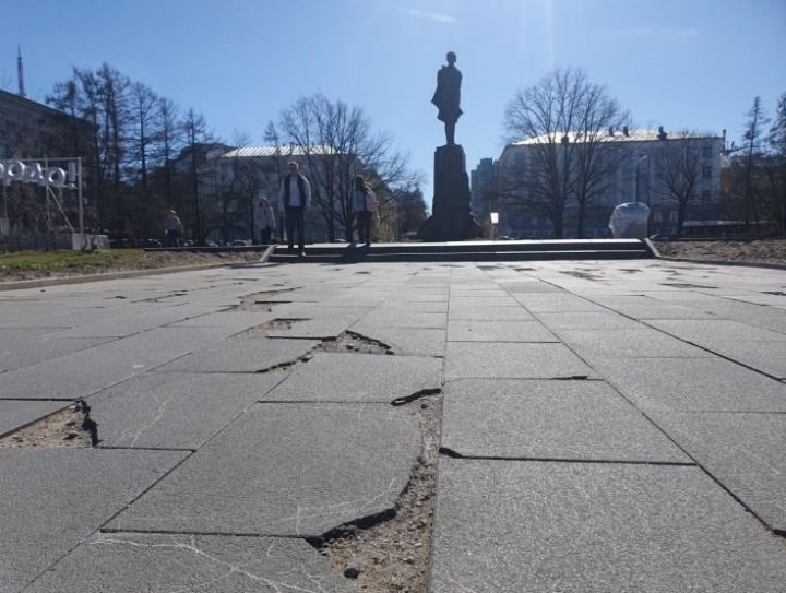 Хроническая проблема. Центр Нижнего Новгорода снова покрыт разбитой плиткой