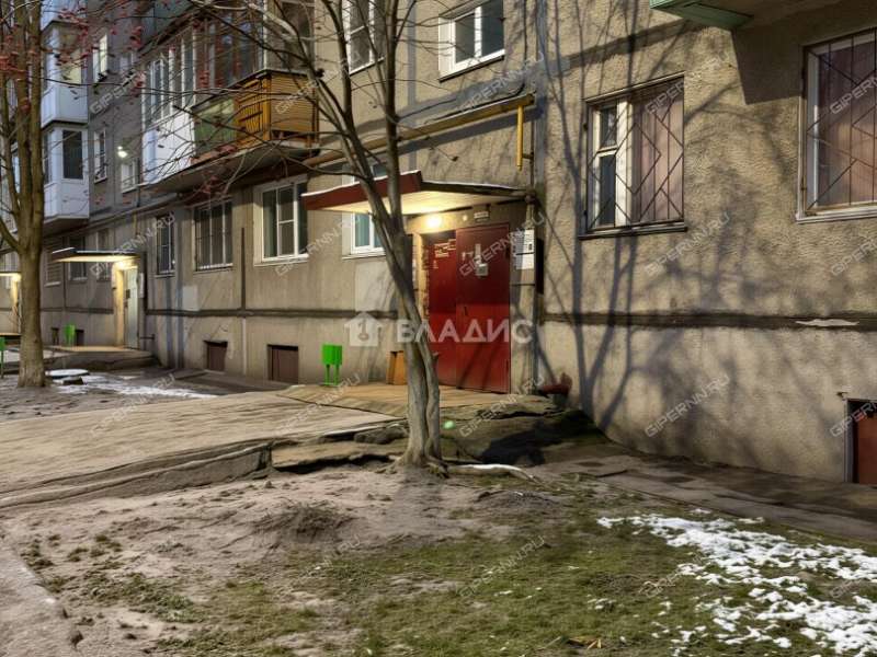 трёхкомнатная квартира на Молодёжном проспекте дом 76