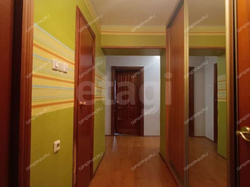 трёхкомнатная квартира на Кузнечихинской улице дом 37