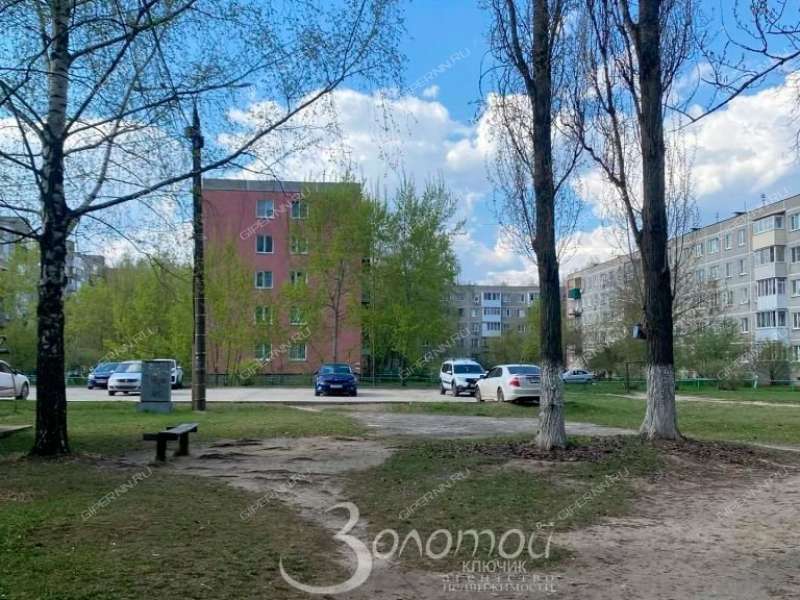 трёхкомнатная квартира на улице Героя Шнитникова дом 8