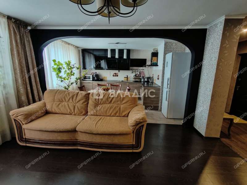 трёхкомнатная квартира на Краснозвёздной улице дом 31