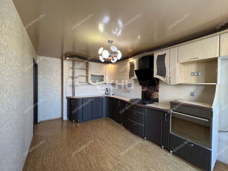 трёхкомнатная квартира на улице Космонавта Комарова дом 2 к1