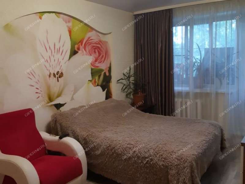 двухкомнатная квартира на проспекте Кирова дом 33а