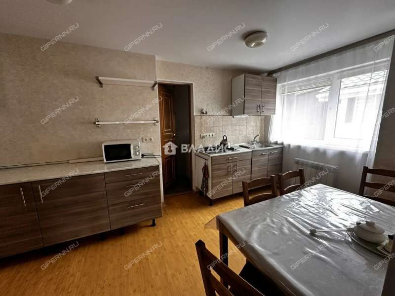 дом на улице Зеленкина село Безводное