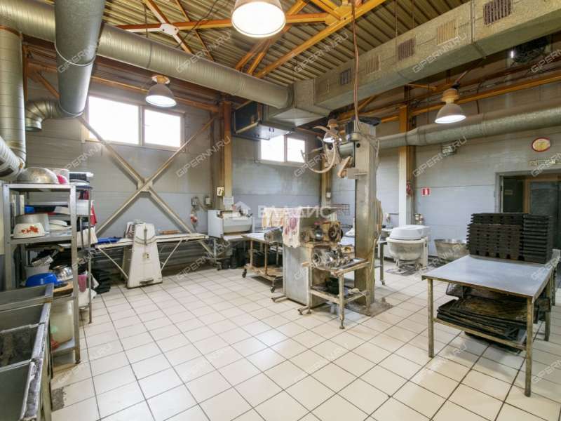 здание под офис, торговую площадь на Станционной улице рабочий посёлок Решетиха