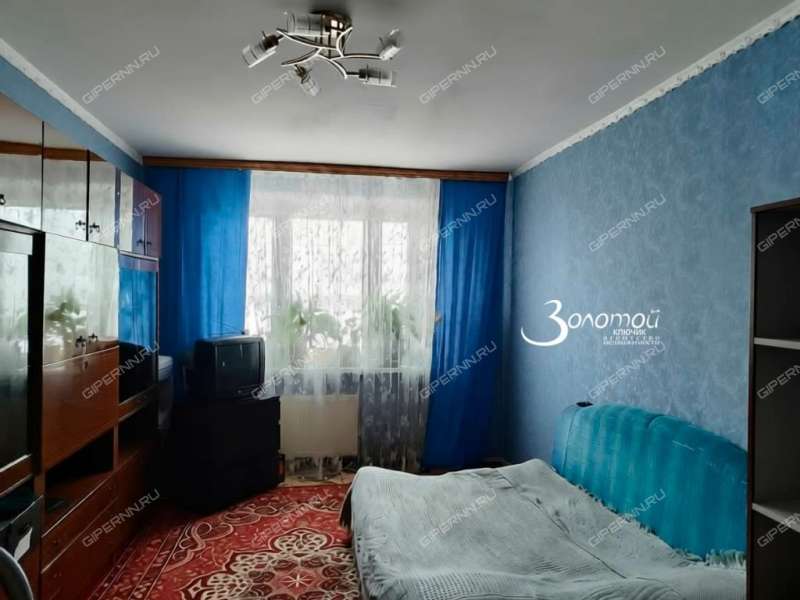 трёхкомнатная квартира на Вятской улице дом 1