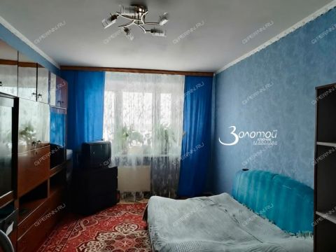 3-komnatnaya-ul-vyatskaya-d-1 фото