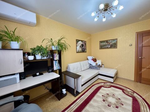 3-komnatnaya-ul-verhnepecherskaya-d-8 фото