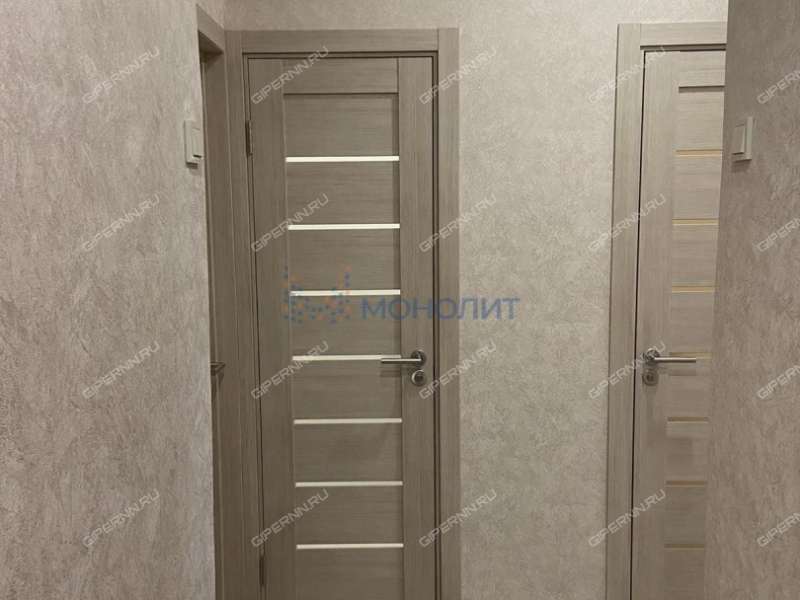 трёхкомнатная квартира на проспекте Кирова дом 8