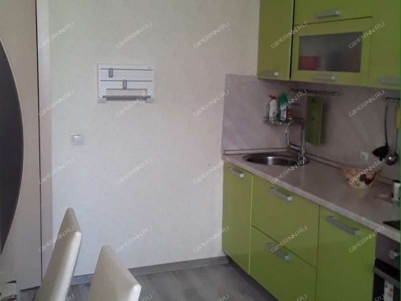 комната в доме 200 на проспекте Гагарина