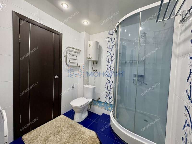 трёхкомнатная квартира на бульваре 60-летия Октября дом 9