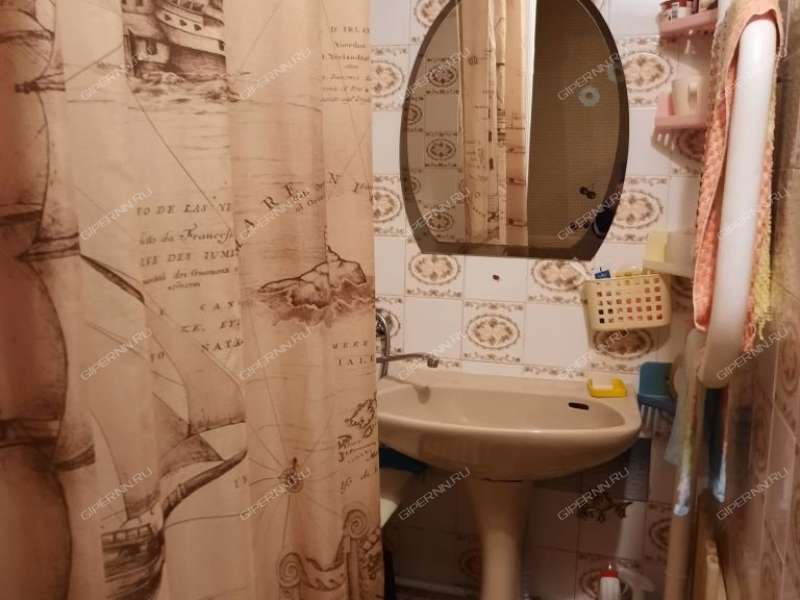 комната в доме 2 на улице Героя Советского Союза Усилова