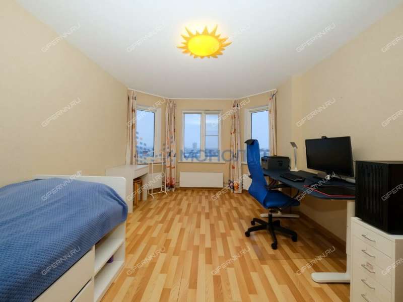 трёхкомнатная квартира на улице Карла Маркса дом 43