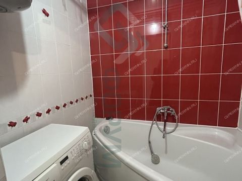 1-komnatnaya-ul-rodionova-d-193-k2 фото