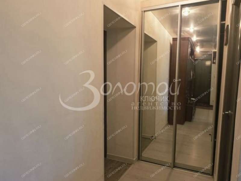 трёхкомнатная квартира на Большой Покровской улице дом 32