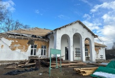 Вместо ремонта — снос. Жители Березовой Поймы борются за местный клуб