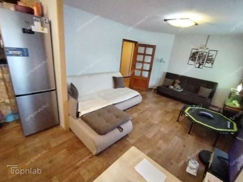 четырёхкомнатная квартира в 2-м микрорайоне дом 1 город Кстово