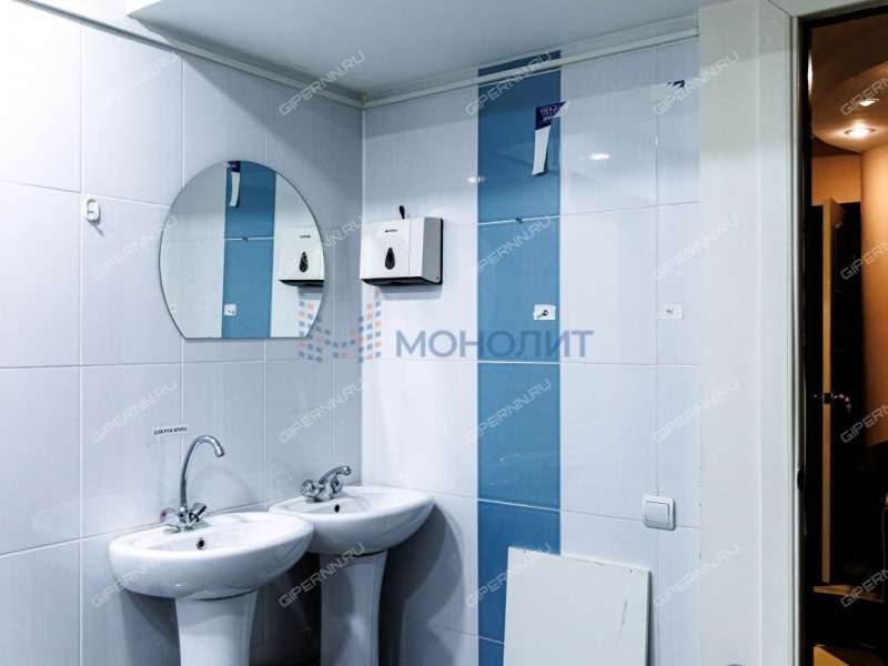 помещение под недвижимость под медицинские учреждения, недвижимость под салоны красоты на улице Героя Юрия Смирнова