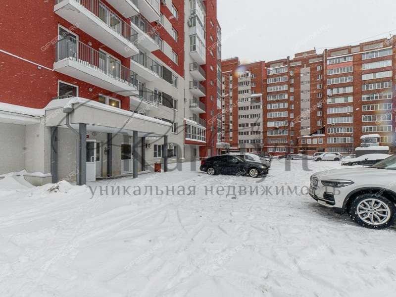 трёхкомнатная квартира на Светлогорской улице дом 6