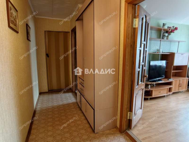двухкомнатная квартира на улице Александра Хохлова дом 21