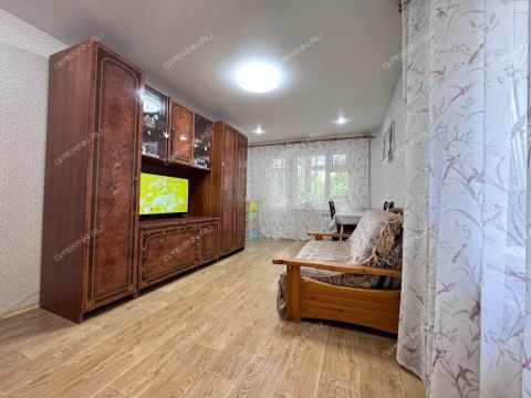 4-komnatnaya-ul-strokina-d-16a фото