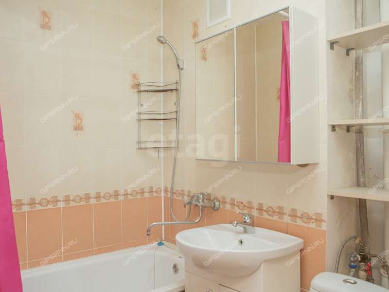 однокомнатная квартира на улице Сурикова дом 10