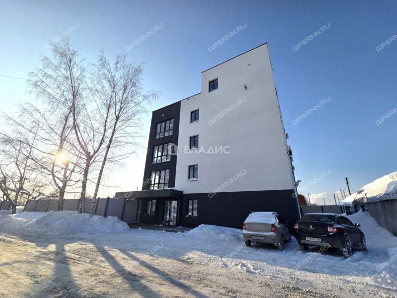 здание под офис, торговую площадь на улице Ларина