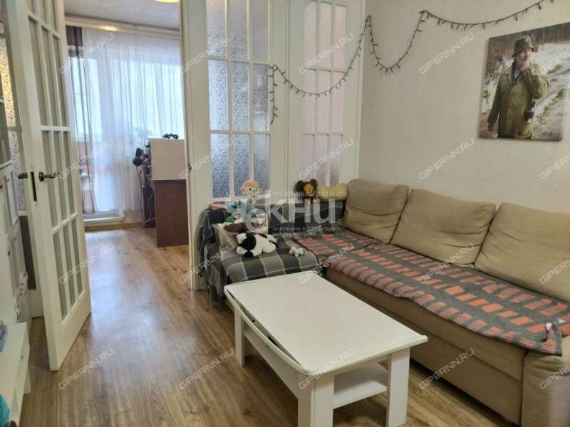 трёхкомнатная квартира на улице Германа Лопатина дом 13