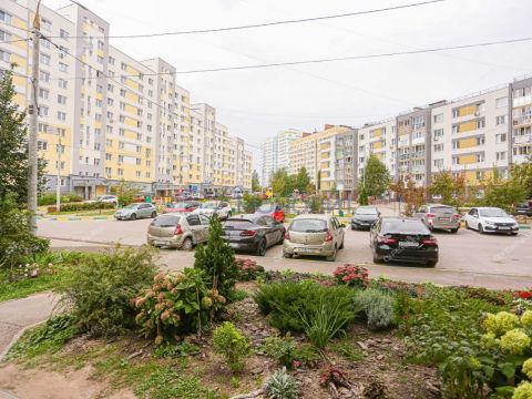 2-komnatnaya-ul-vyatskaya-d-8 фото