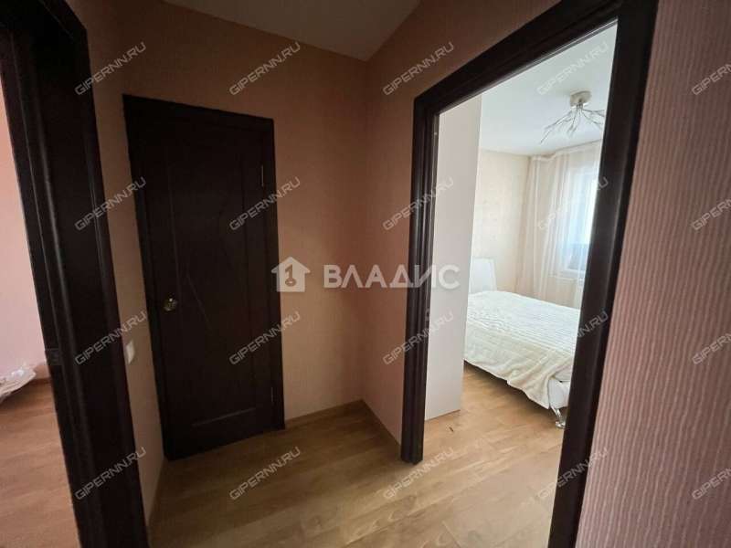 трёхкомнатная квартира на Красноуральской улице дом 3А